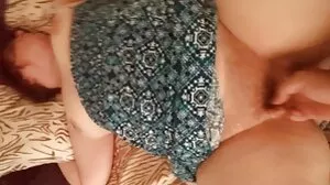 மொட்டையடித்த செக் பெண்ணுக்கு குத குதத்துடன் மசாஜ் முடிவடைகிறது