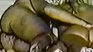 டிக் அவளுக்குள் ஆழமாக செல்லும் போது Busty Mia விரும்புகிறது