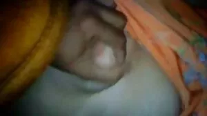 எந்த சாக்லேட் லாலிபாப்பின் சுவை சிறந்தது என்பதை ரிலின்னால் தீர்மானிக்க முடியவில்லை