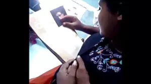 வெளிர் அழகி ஈவ்லின் கிளாரி வருங்கால வாங்குபவரால் துடித்தார்