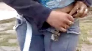 எதிரி பிச் இன்னும் ஒரு காவியத்திற்காக தன் கால்களை விரிக்கிறது