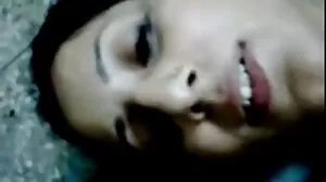 பிம்போஸின் ராணி க்ளோ கப்ரி மைக்கால் சோடோமைஸ் செய்யப்பட்டார்