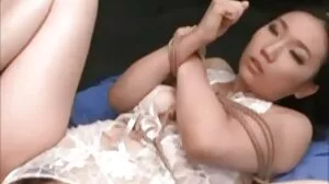 மகள் ஸ்வாப் - ஹார்னி ஸ்டெப்டாட் தந்திரங்கள் மற்றும் கவர்ச்சியான வெளிர் பெண்ணை கீற்றுகள் மற்றும் அவளது ஜூசி புஸ்ஸியில் ஊடுருவி