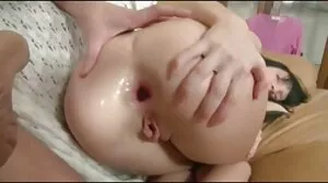 பெண்கள் மட்டுமே ஆபாசமாக இருக்கிறோம்