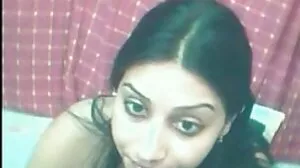 படுக்கையறையில் பெரிய டைட் பெண் கிறிஸ்ஸி மேரி கீற்றுகள்