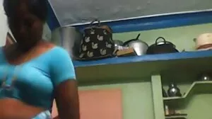 பெல்லா ரோலண்ட் மற்றும் ஜாக்கி ஓஹ் உடன் ஆல்-அவுட் அனல்