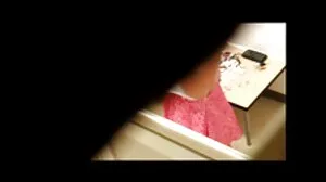 ஸ்டெப்டாட் கிங்கி சித்திக்கு அனல் பாடம் கற்றுக்கொடுக்கிறார்